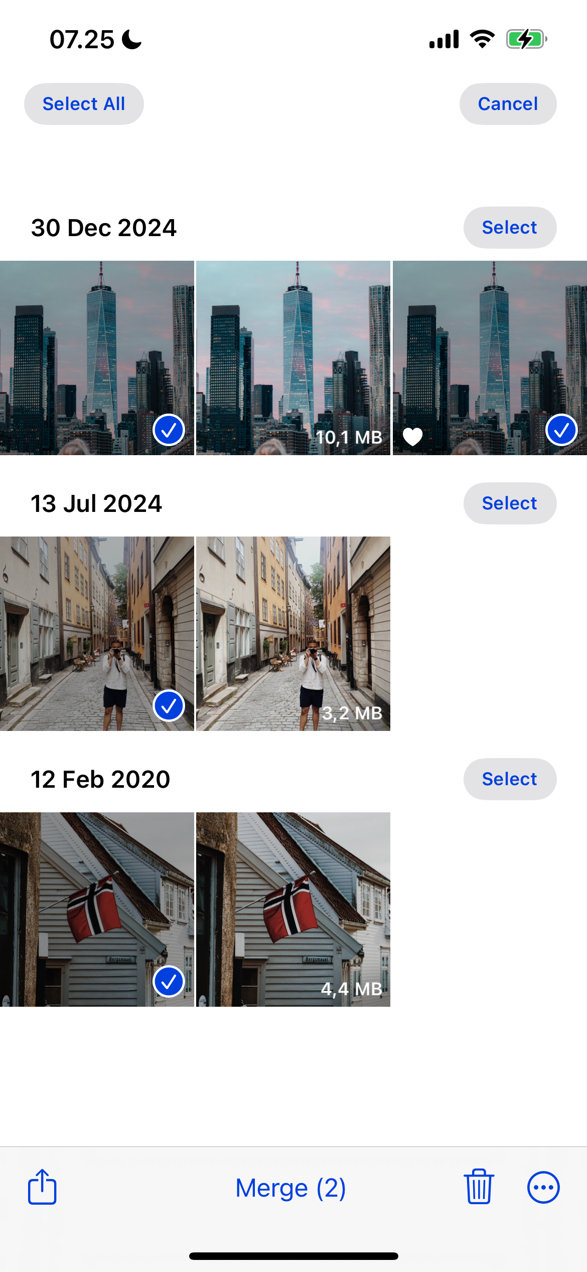Una lista de imágenes duplicadas en la aplicación de fotos de iPhone