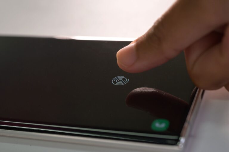 Su teléfono Android está recibiendo una actualización de escáner de huellas digitales muy necesaria